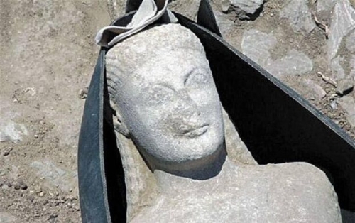 paros_despotiko_archaios_kouros