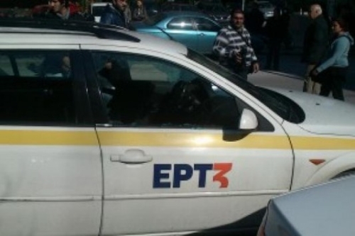 Θεσσαλονίκη: Κουκουλοφόροι επιτέθηκαν σε κάμεραμαν και πυρπόλησαν αυτοκίνητο της ΕΤ3!