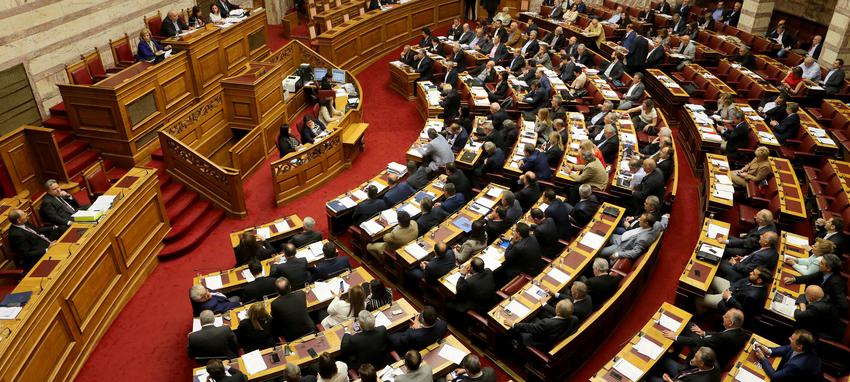 Υπερψηφίστηκε το πολυνομοσχεδιο, όχι από Κατριβάνου σε Ταμείο και κόφτη