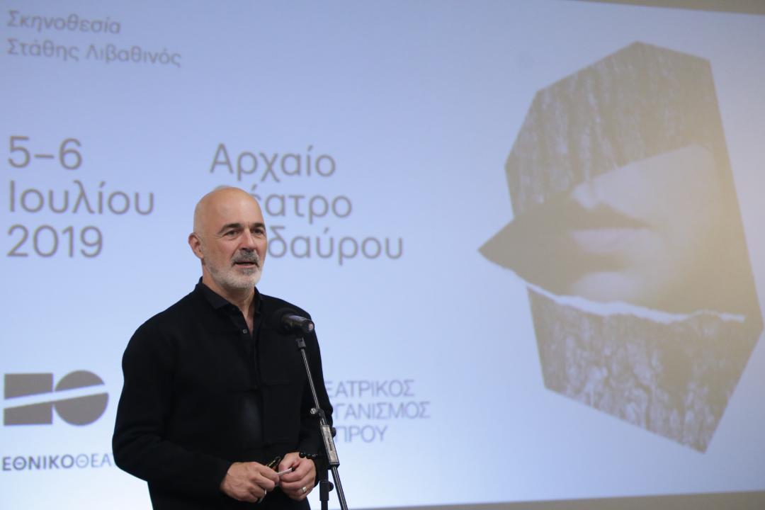 Στάθης Λιβαθινός: Είναι τιμή να υπηρετείς το θέατρο της χώρας σου και να προσπαθείς να το αλλάξεις.