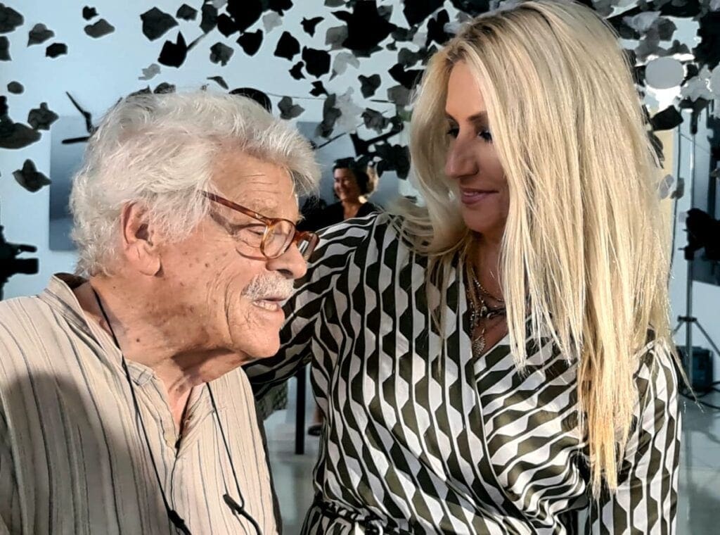 Λένα Αρώνη