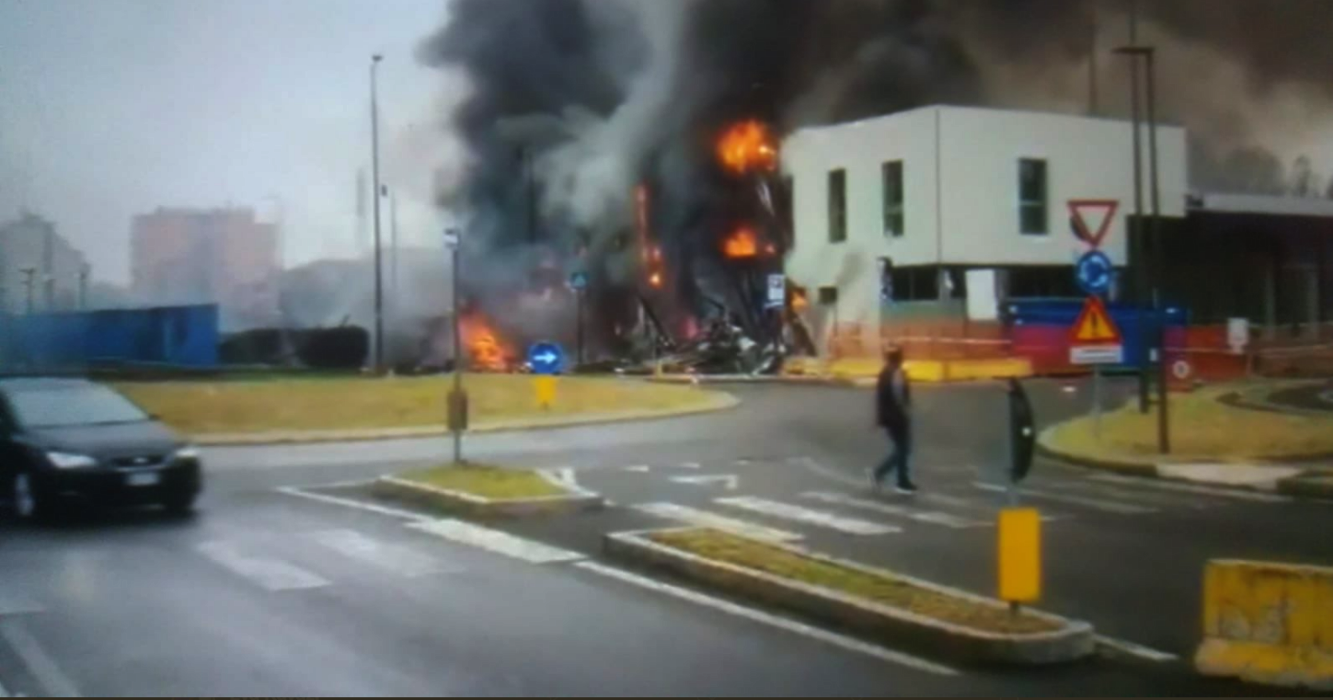 μιλανο πτωση αεροσκαφους