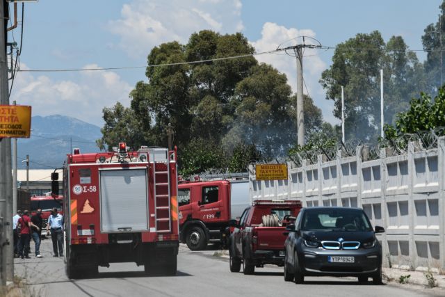 ΠΥΡΚΑΓΙΑ ΣΕ ΒΥΤΙΟΦΟΡΟ ΜΕ ΠΡΟΠΑΝΙΟ ΣΤΑ ΝΕΟΚΤΙΣΤΑ ΑΣΠΡΟΠΥΡΓΟΥ (eurokinissi/ΜΙΧΑΛΗΣ ΚΑΡΑΓΙΑΝΝΗΣ)