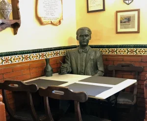Restaurante chikito statue of lorca 1