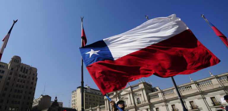 Chile steel workers protest
