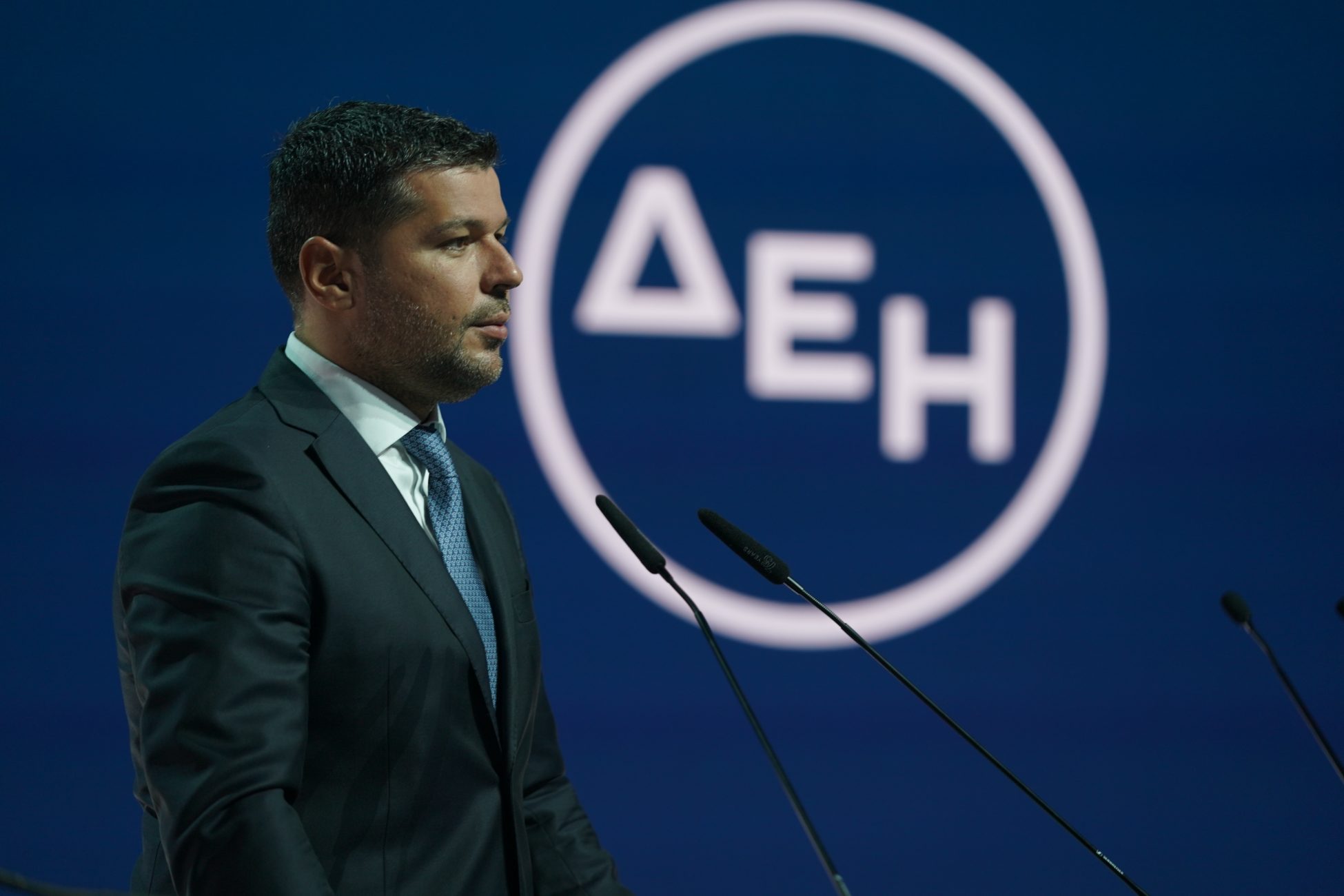 201005222751 sim04135 1950x1300