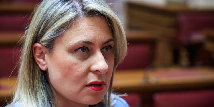 ΣΥneΔΡΙΑΣΗ ΤΗΣ ΕΠΙΤΡΟΠΗΣ ΠΑΡΑΓΩΓΗΣ ΚΑΙ ΕΜΠΟΡΙΟΥ (ΓΙΩΡΓΟΣ ΚΟΝΤΑΡΙΝΗΣ/eurokinissi)