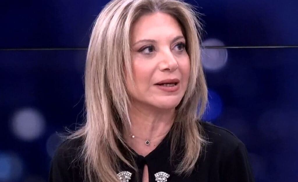 Ragdaies politikes exelixeis toumpa ola apo maria karystianou